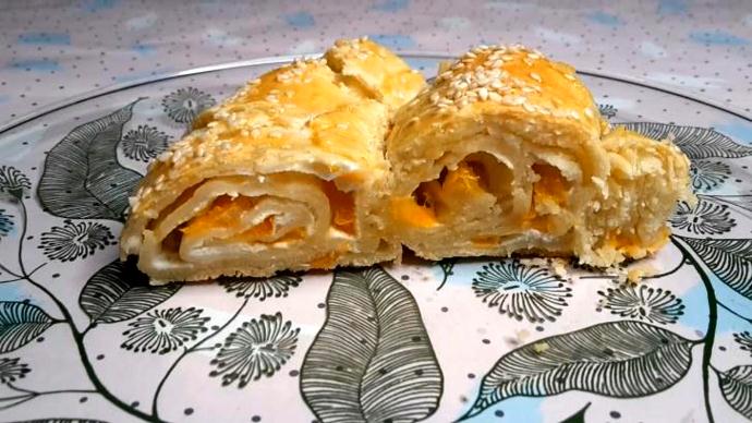 Улитка с творогом и абрикосами. Нежнейшие тесто и начинка. Подойдут любые фрукты или ягоды. смотреть онлайн