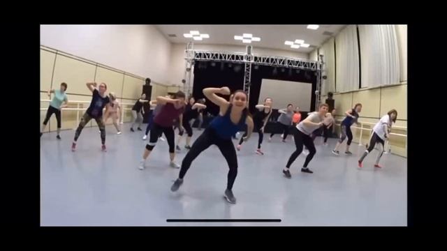 ?Зажигательная связка Zumba от тренера КСК - Алины Мехтиевой смотреть онлайн