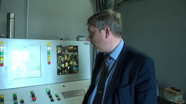 Тестовая проверка крыши стадиона после зимнего периода смотреть онлайн