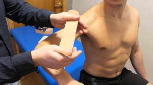 Наложение кинезио тейпа с целью стабилизации плечевого сустава. Спортивная стабилизация плечя.