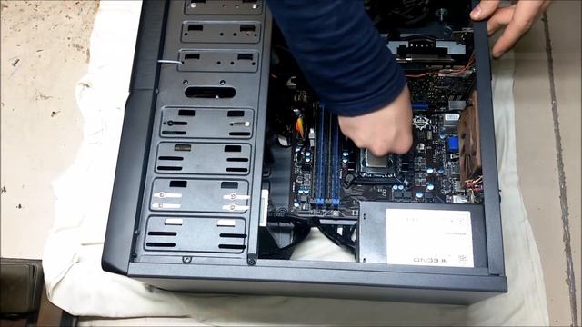 Arctic Freezer 13 vs. stock cooler смотреть онлайн