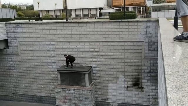 ОЧЕНЬ ЖЁСТКИЙ ПРЫЖОК С БОЛЬШОЙ ВЫСОТЫ !НЕ ПОВТОРЯТЬ ! смотреть онлайн