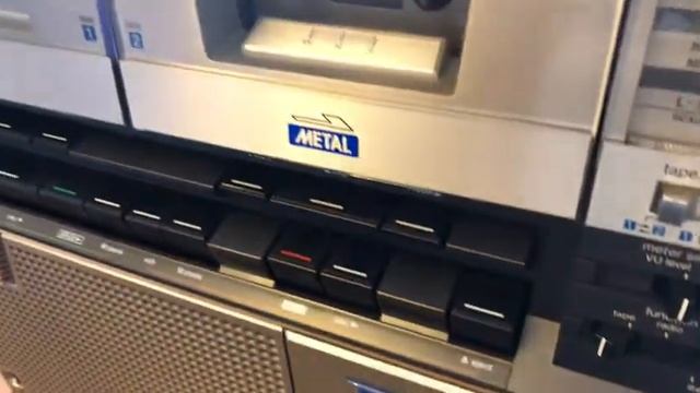 Vintage Audio Collection. Коллекция винтажных магнитол.