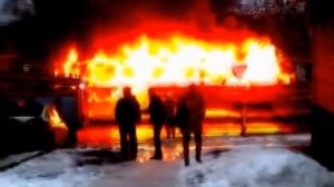 Трамвай, ярко красный трамвай! Трамвай! Ну-ка давай!