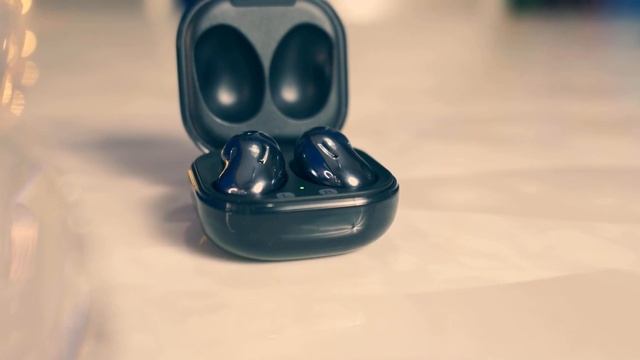 Galaxy buds Live Unboxing and First Glance смотреть онлайн