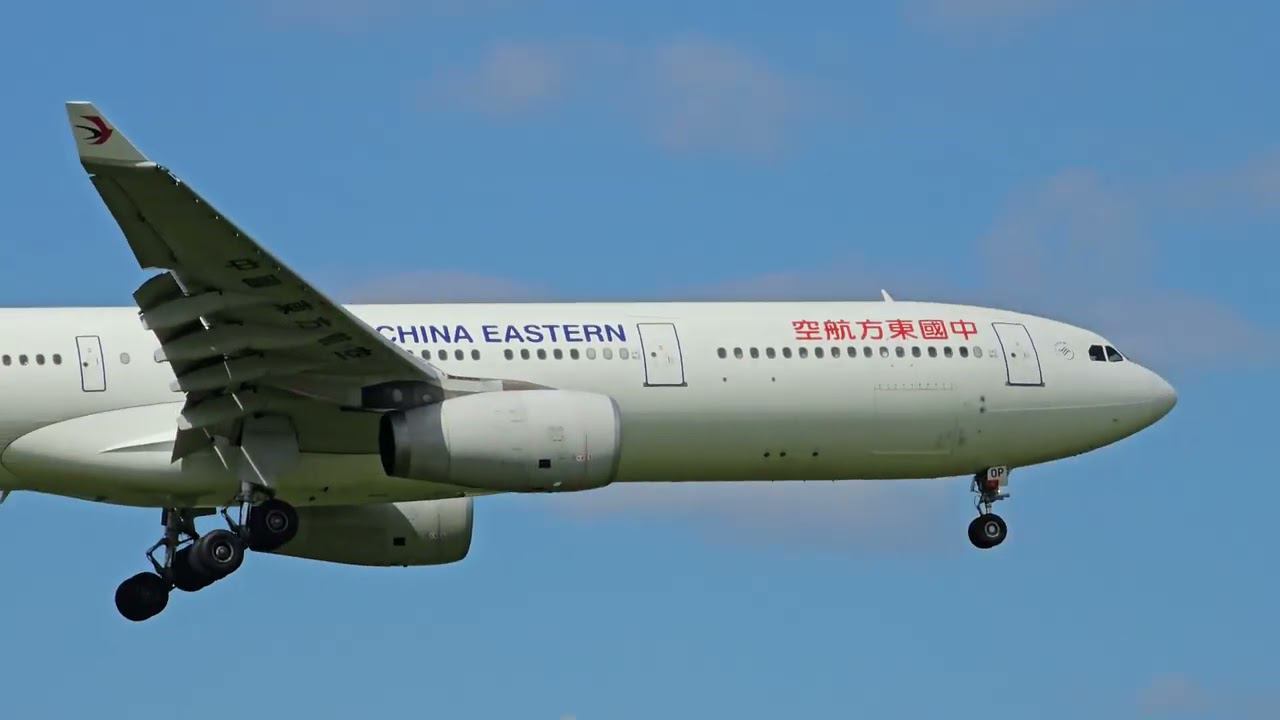 Takeoffs And Landings Sheremetyevo. #b777 #airport #a330 #b737 #aeroflot #b747