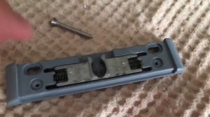 Если клинит балконную(пластиковую)  дверь