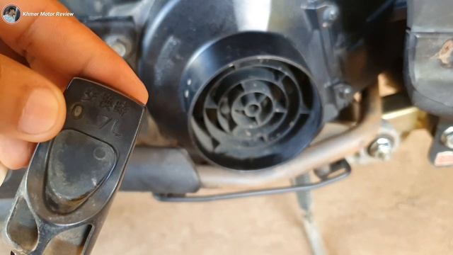 ស្វែងយល់ពីHonda Today 50cc/ កម្រិតប្រេងម៉ាស៊ីន/ Mollex / Khmer Motor Review смотреть онлайн