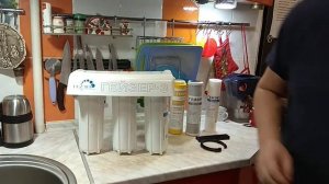 В какую сторону открутить фильтр Гейзер. Как открутить без ключа?