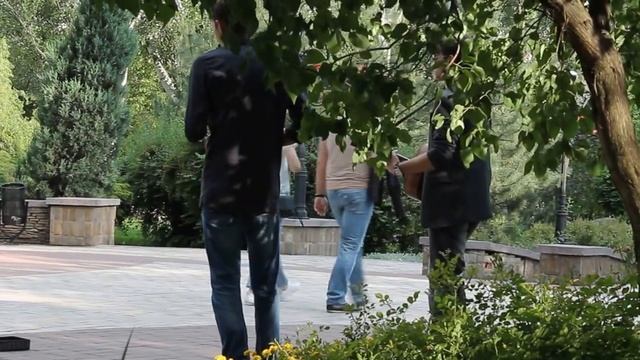 Донецк.Бульвар Пушкина.Саксофон и гитара!!! смотреть онлайн
