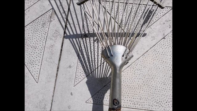 Веерные грабли. Ремонт. Просто и надёжно. Serrated rake. Repairs. Simple and reliable. смотреть онлайн
