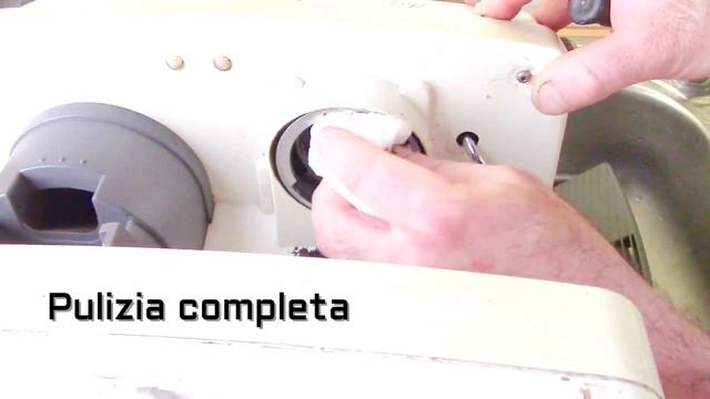 Sostituire la guarnizione della macchina caffè espresso casa. смотреть онлайн
