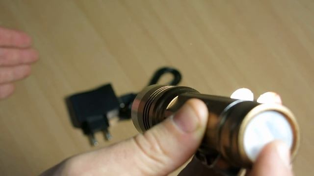 Фонарь Small SUN R837 + Power Bank смотреть онлайн