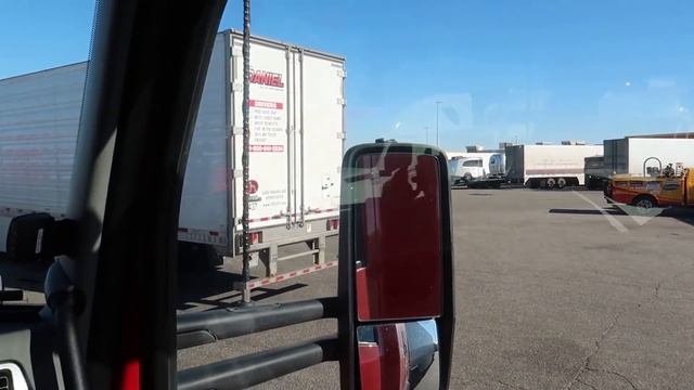 Truck Stop Backing Craziness! Never Pull Behind Backing Trucks! смотреть онлайн