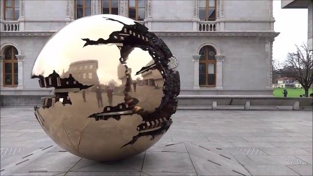 Sfera Con Sfera (Arnaldo Pomodoro) - Oscestra