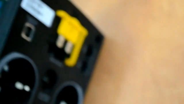 APC 800 BX800CI-RS Как проверить АКБ RBC17 без полной разборки перед заменой? смотреть онлайн