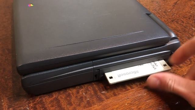 Apple's 1995 Budget Laptop - PowerBook 190cs (Retro Review) смотреть онлайн