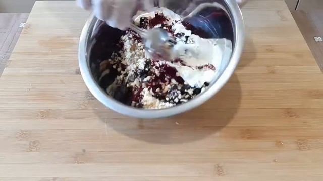 Свекольный салат с черносливом и грецким орехом смотреть онлайн