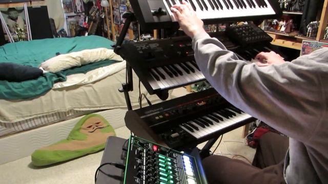 "Beginning" Roland JX-3P, Juno 60, SH-201, and Aira Tr-8 смотреть онлайн