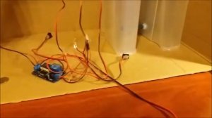 Самодельный торговый автомат по продаже напитков.