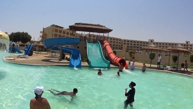 Аква парк и пляж отеля "Tia Heights Makadi Bay Aqua Park"! смотреть онлайн