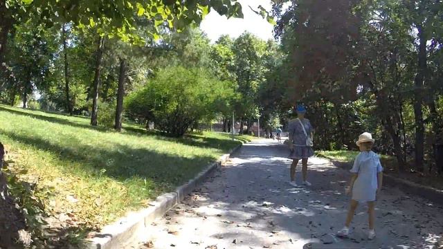 Літня Прогулянка. Парк імені Юрія Гагаріна в Житомирі. Парк барона. Шодуара. Дивіться відео. смотреть онлайн
