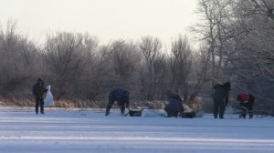 БРАКОНЬЕРЫ АЖ БЕГУТ... Первый ЛЕД в АСТРАХАНИ. Зимняя рыбалка 2022. Зимняя рыбалка.
