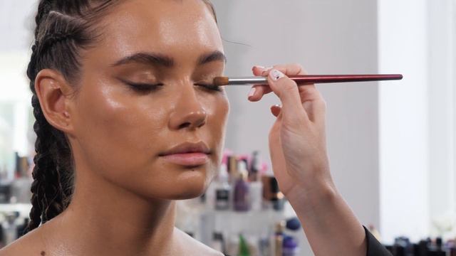 Образ Golden Glossy / Golden Shine.