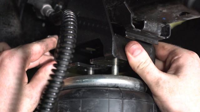 How To Install: VW Amarok Air Suspension - RR4698 Airbag Man Leaf Helper Kit смотреть онлайн