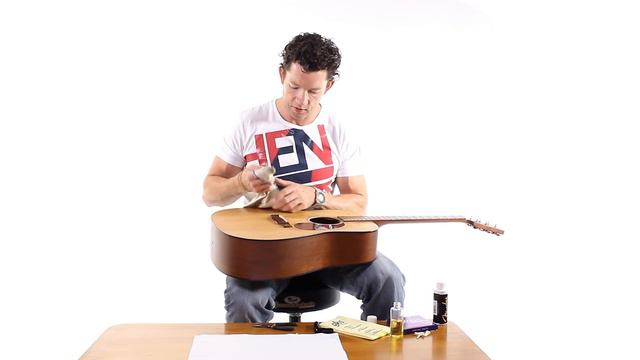 How to Clean a Guitar - Acoustic Guitar Maintenance смотреть онлайн