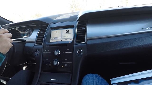 2016 Ford Taurus SEL. Thompson Family Motors смотреть онлайн