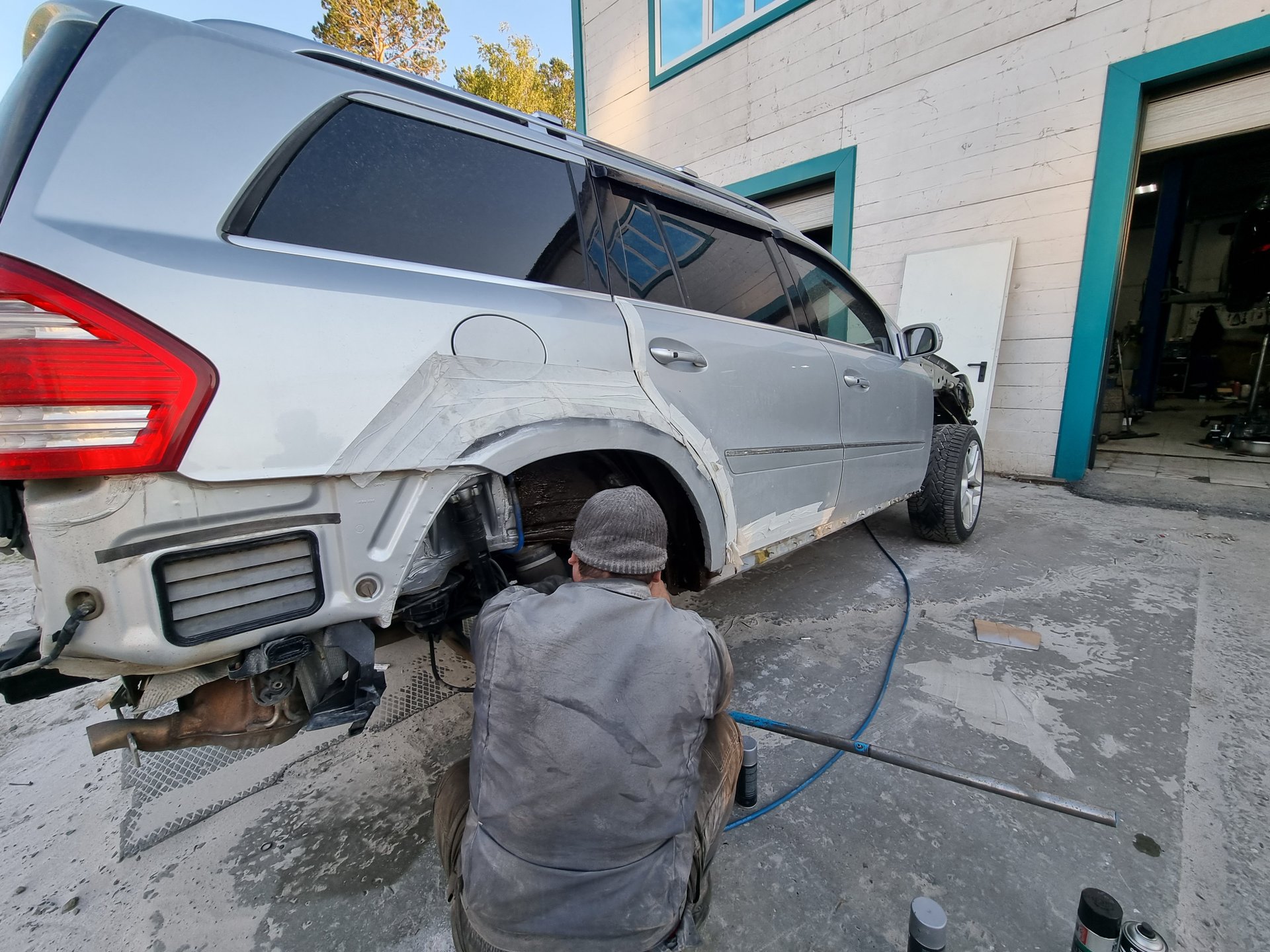 MERCEDES-BENZ GL X164. Переделка, чистка фар. Антикороззийная обработка смотреть онлайн