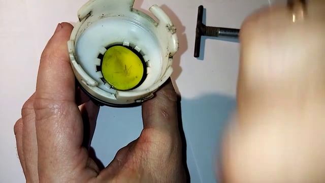 Устройство клапана топливной горловины Ford Galaxy 2.0 Tdci 2013. смотреть онлайн