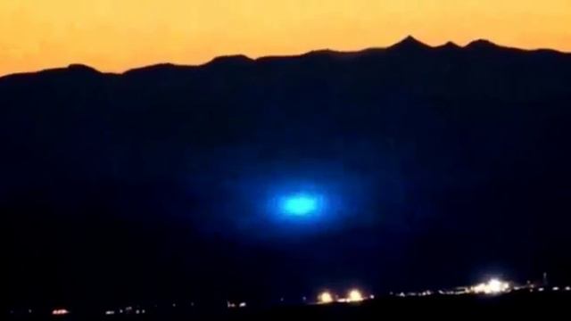 НЛО поднялся над Зоной 51 смотреть онлайн