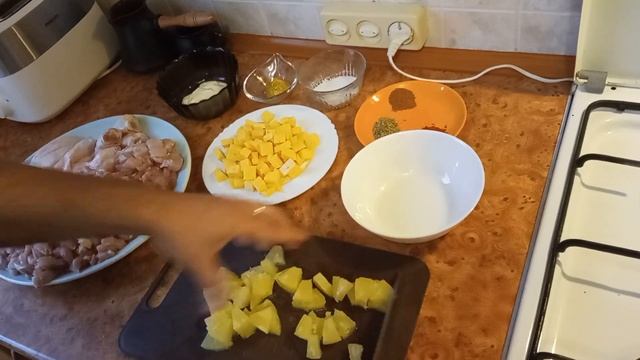 Чудо--окорочка фаршированные ананасами и сыром(пальчики оближешь) смотреть онлайн