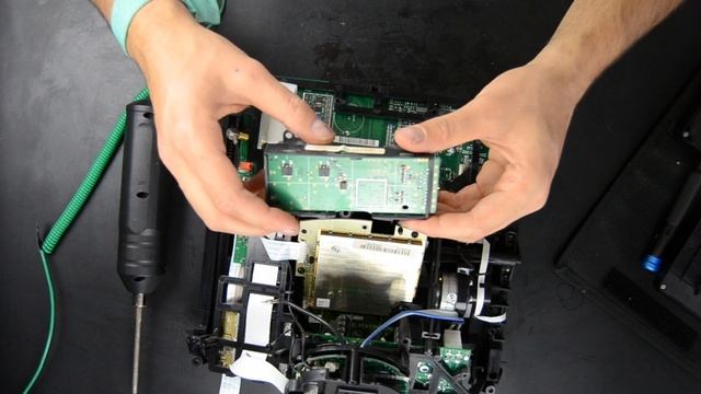 Bang & Olufsen Beosound 4 Disassembly process and repair guide смотреть онлайн