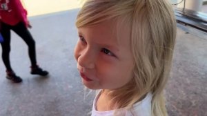 НИКА ОЧЕНЬ ХОЧЕТ МОРОЖЕННОЕ. СОБРАЛИ НИКИН ПОДАРОК НА ДЕНЬ РОЖДЕНИЯ. НИКА ЛАЙФ