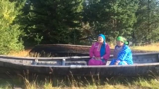 Багишева Валентина Г и Тарлина Зоя Н. поют песню на хантыйском языке смотреть онлайн