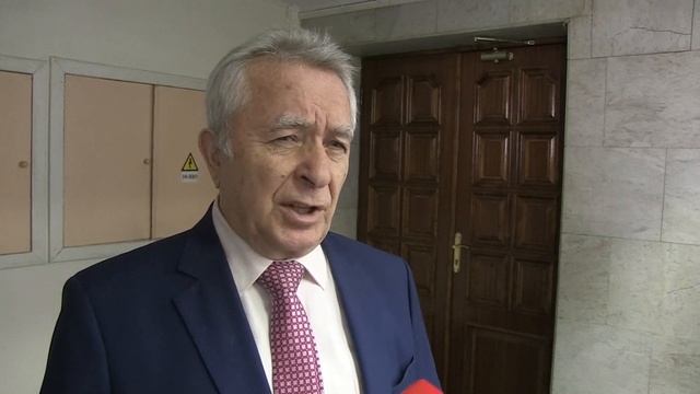 Повышение зарплат саратовских учителей откладывается смотреть онлайн