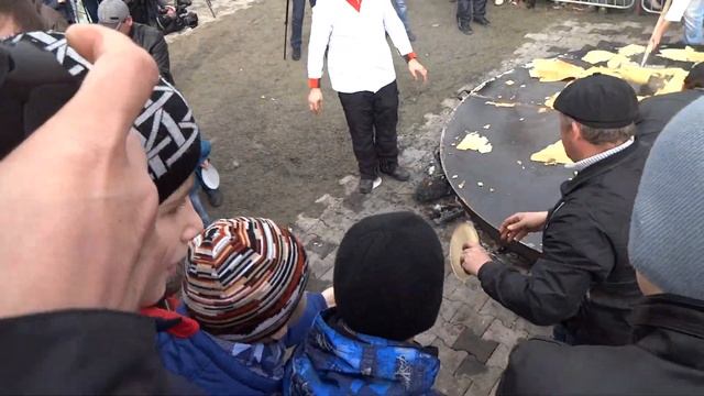 как приготовить самый большой блин в мире смотреть онлайн