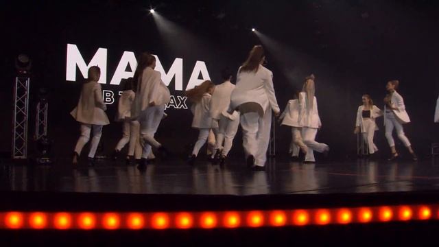 Мама в танцах. Выпуск 1 смотреть онлайн