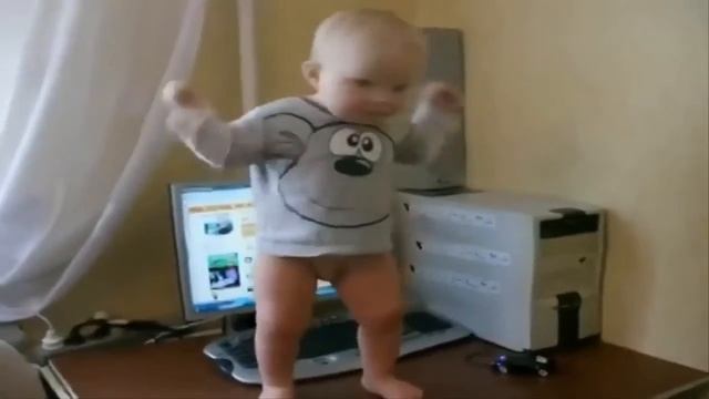 14 Вальс на льду, новогодние зайцы, популярные видео из YouTube № 9 Most Popular Videos смотреть онлайн