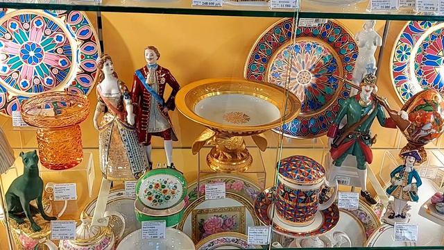 Императорский ?☃️?фарфор на Мясницкой  улице в Москве. #фарфор #ифз #москва @COVER71