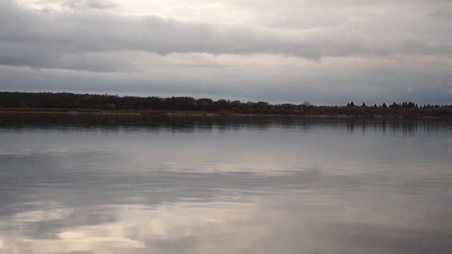 На пароме из Усть-Ваеньги.Из заречного поселка в Виноградовском районе.Широка река. смотреть онлайн