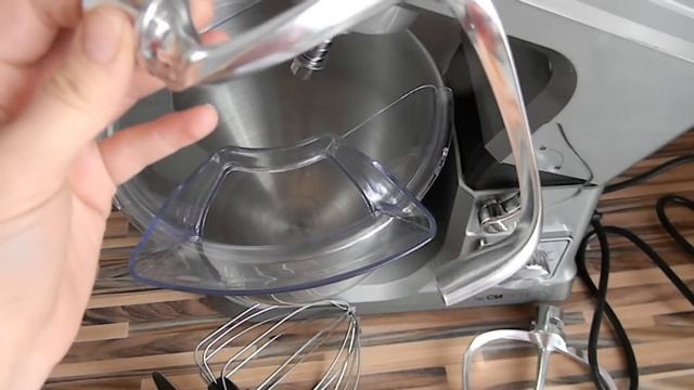 Обзор кухонного комбайна (тестомес) с планетарным вращениям Clatronic KM 3647/ Планетарный миксер смотреть онлайн