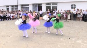 Танец «Мне утром мама заплетет косички»