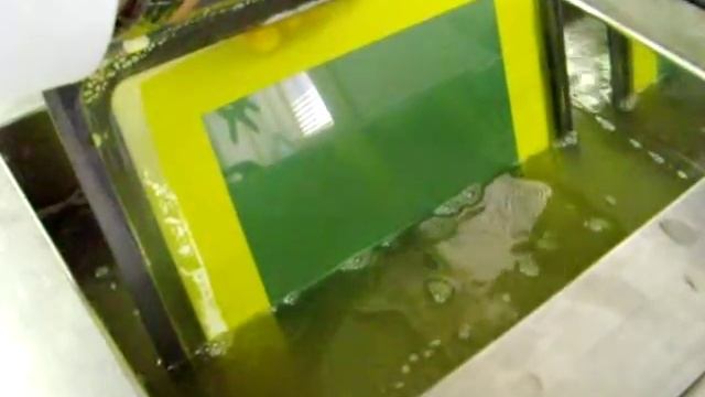 Removing cyanoacrylate using ultrasonics смотреть онлайн