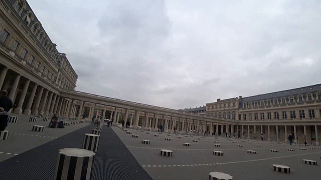 Париж, центр, гуляем в районе Лувра, Пале Рояль , Сад Тюельри ,очень красивые старинные здания смотреть онлайн