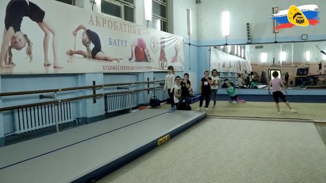 Детские спортивные тренировки на профессиональном надувном оборудовании! смотреть онлайн