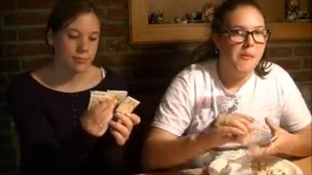 Elrods N Boblingen S1E3 The Saltine Cracker Challenge смотреть онлайн